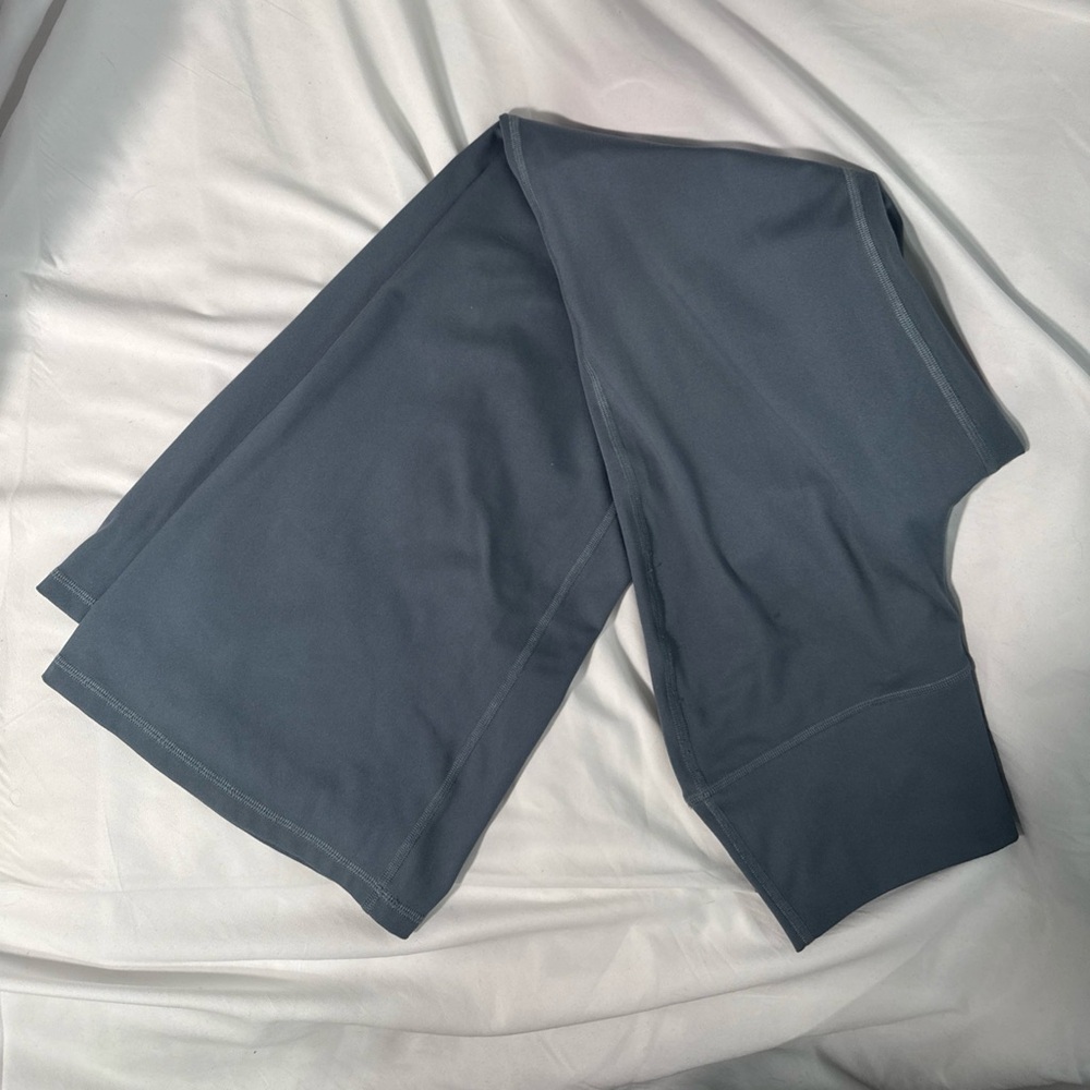 Gilly Hicks go recharge flare legging